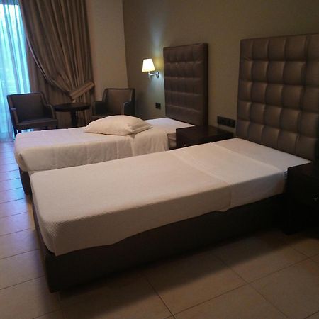 Amalias Hotel Курута Экстерьер фото