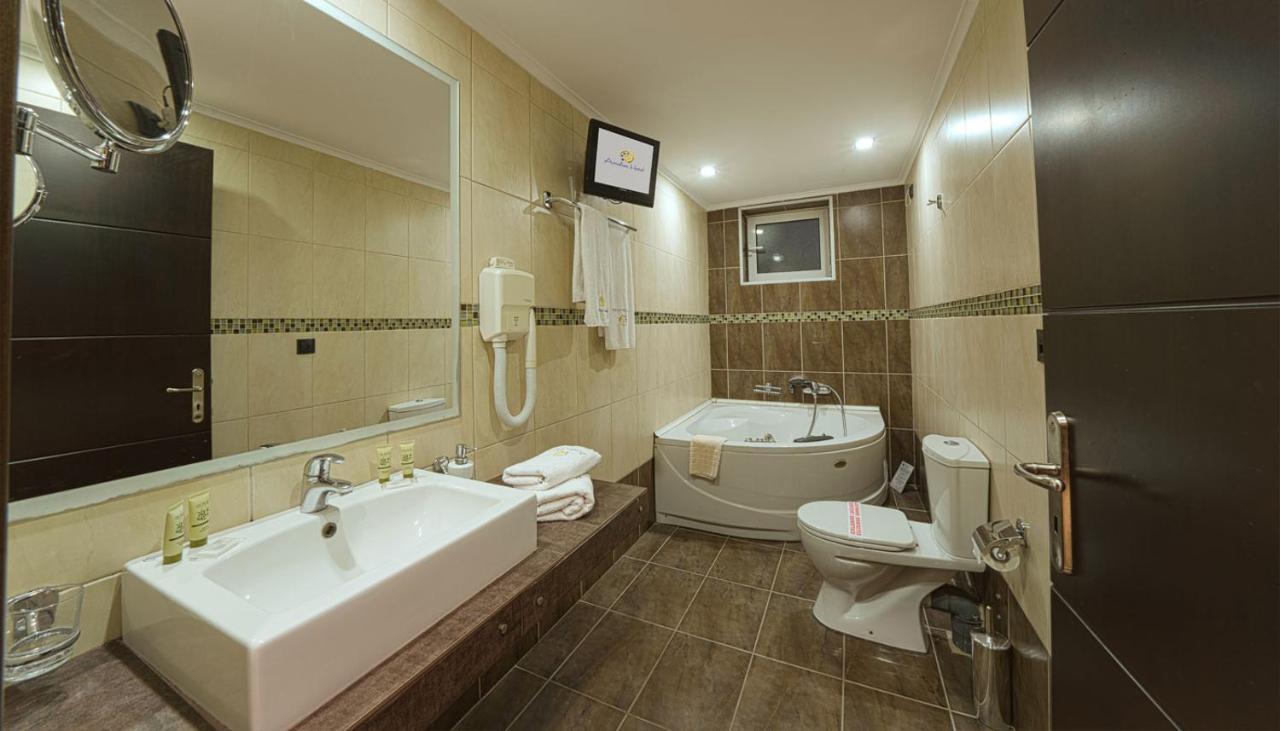 Amalias Hotel Курута Экстерьер фото