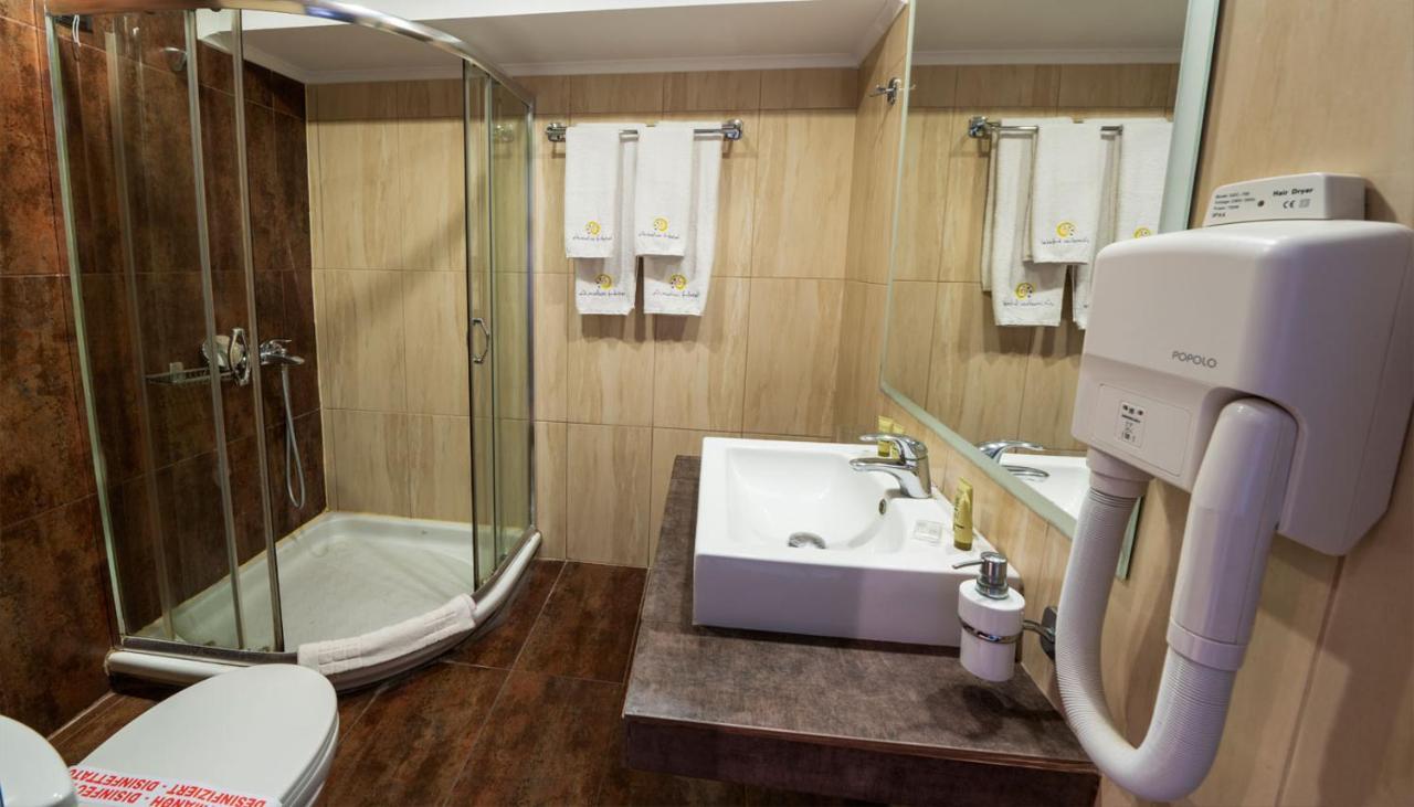 Amalias Hotel Курута Экстерьер фото