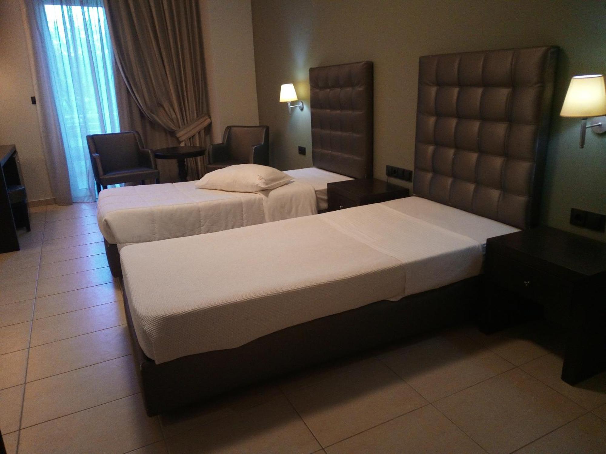 Amalias Hotel Курута Экстерьер фото